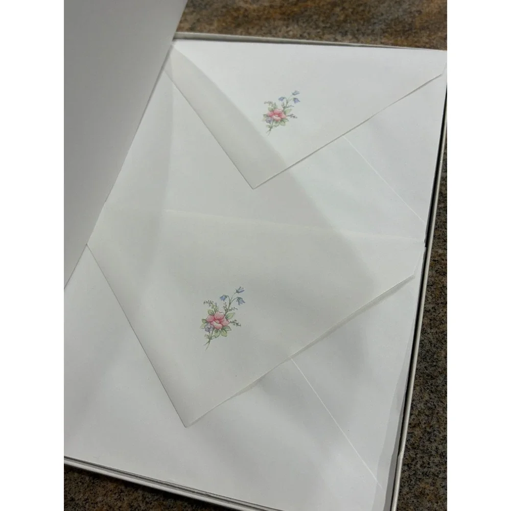 Regal Floral Rose Box Stationery 26 Sheets 18 Envelopes Cottagecore Flower 6329